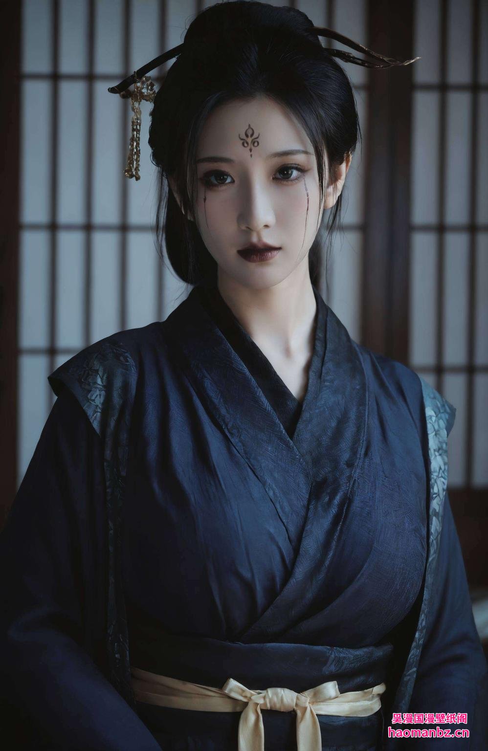 四妹泳装高清壁纸锁屏瞬间清凉一夏！高清画质